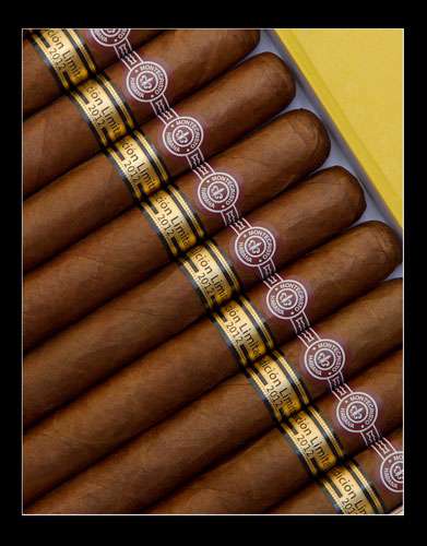 古巴雪茄 Edicion_Limitada_2012_Montecristo_520_camada垂直