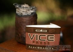 布拉德利Alec Bradley推出大尺度盒压型雪茄
