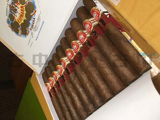 乌普曼（优民）皇家罗布图 H.Upmann Royal Robusto