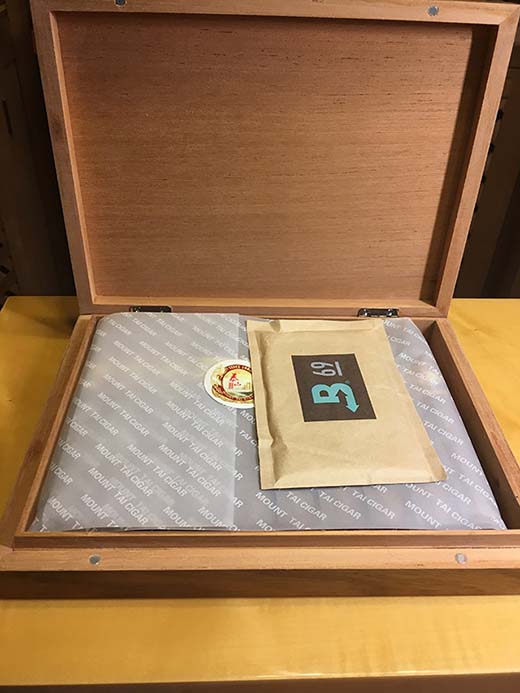泰山烟价格表和图片 泰山雪茄多少钱一盒 泰山巅峰5号多少钱 泰山巅峰6 泰山巅峰5号图片 泰山雪茄 泰山颜悦多少钱 泰山蓝将军多少钱一包