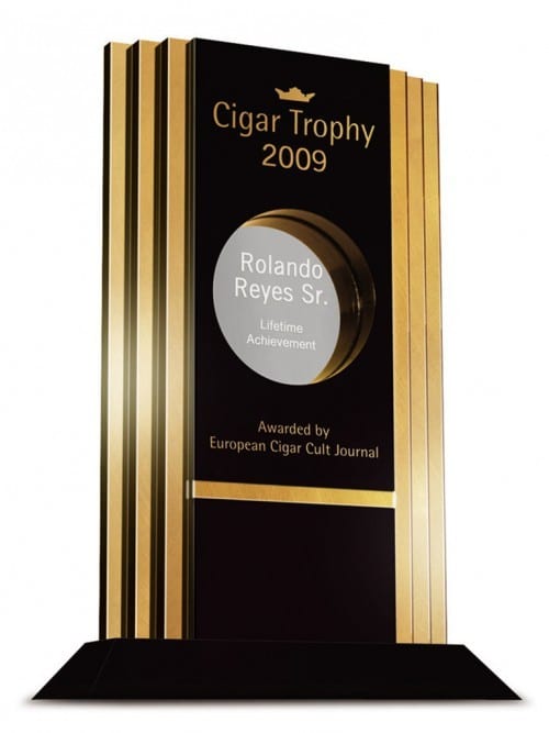 罗兰多雷耶斯雪茄杂志终身成就奖 ECJ 奖杯 2009