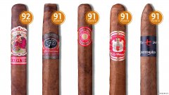 25 支出色的雪茄可添加到您的雪茄盒中  这 25 款雪茄在《雪茄爱好者》2017 年