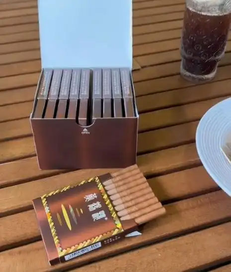 黄鹤楼 雪之景3号 英文全称:Huanghelou Xuezhijing No.3 Middle‑size Cigar‑type Cigarette