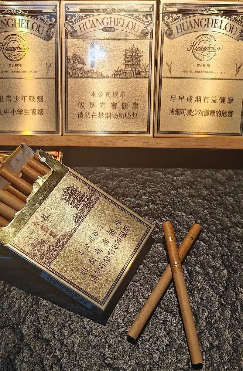 黄鹤楼 雪之景9号 英文全称：Huanghelou Xuezhijing No.9 Medium‑gauge Cigar‑type Cigarette